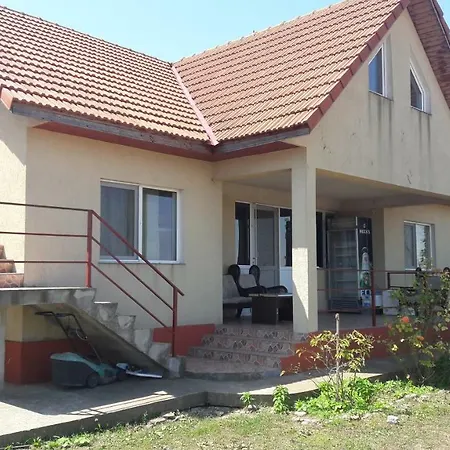 Casa Langa Lac Limanu